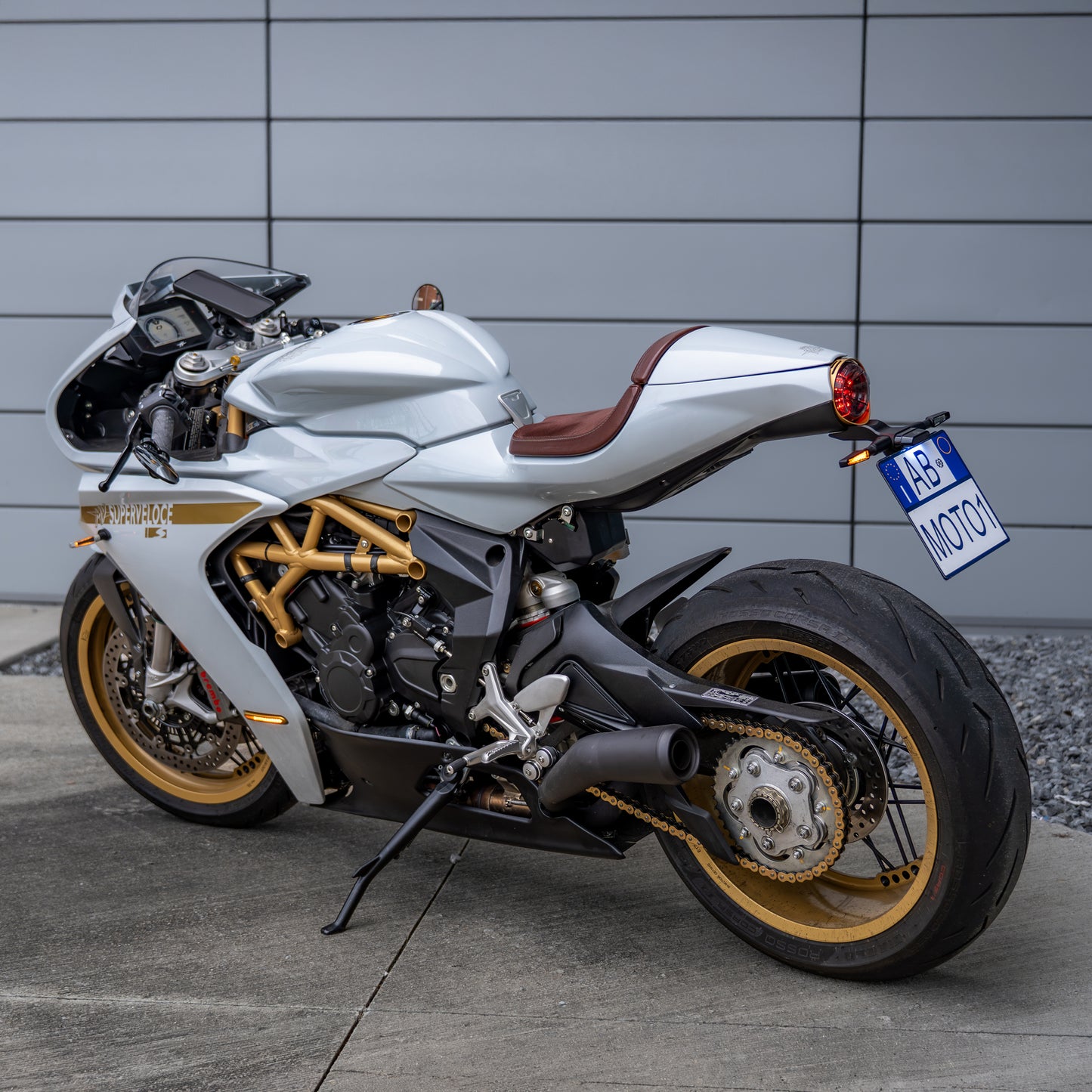 Superveloce - International Tail Tidy