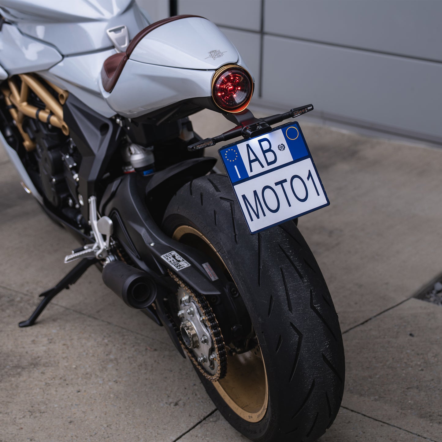 Superveloce - International Tail Tidy