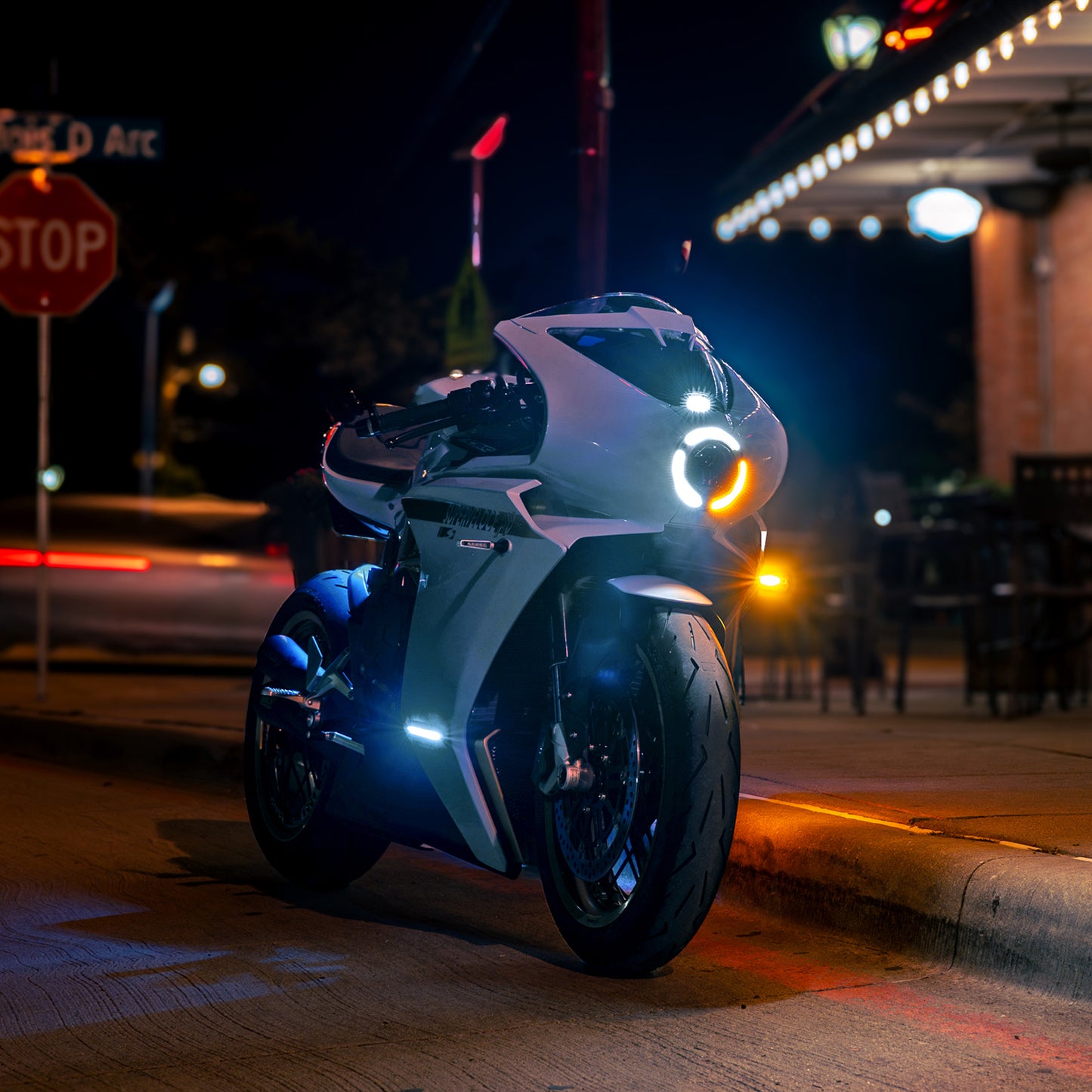 Superveloce Front DRL/Signal